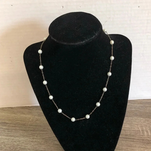 Chain Necklace With Faux Pearl Detail - Picture 1 of 8